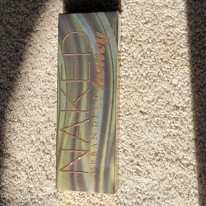 BNIB URBAN DECAY NAKED HONEY PALETTE